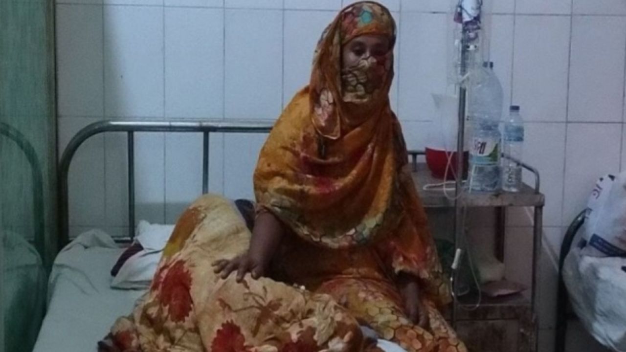 স্কুলছাত্রীকে ঘরের জানালা ভেঙে তুলে নিয়ে সংঘবদ্ধ ধর্ষণের অভিযোগ!