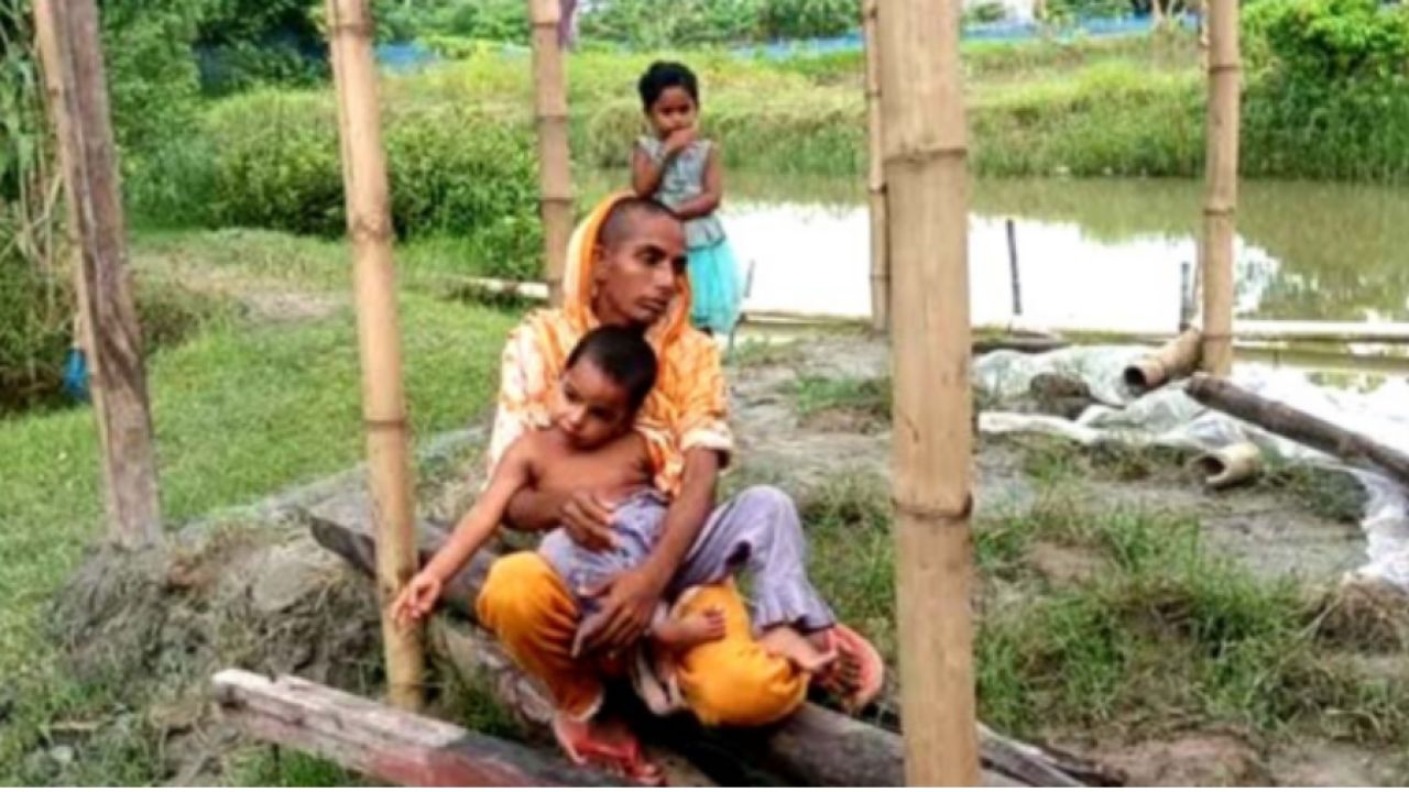 মাথা গোঁজার ঠাঁই পেতে ৫০০ টাকায় মাথার চুল বিক্রি