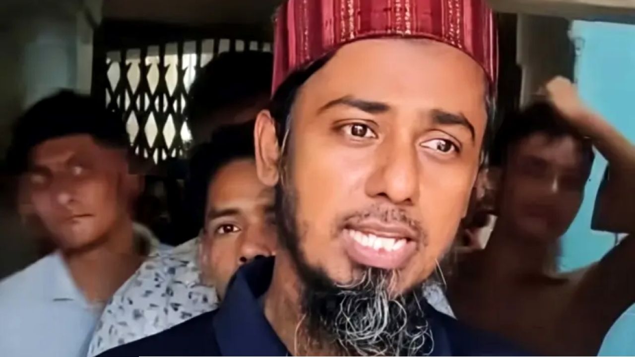 ইসলামিকভাবে নিজেকে গড়তে রাজনীতি ছাড়লেন আ. লীগ নেতা