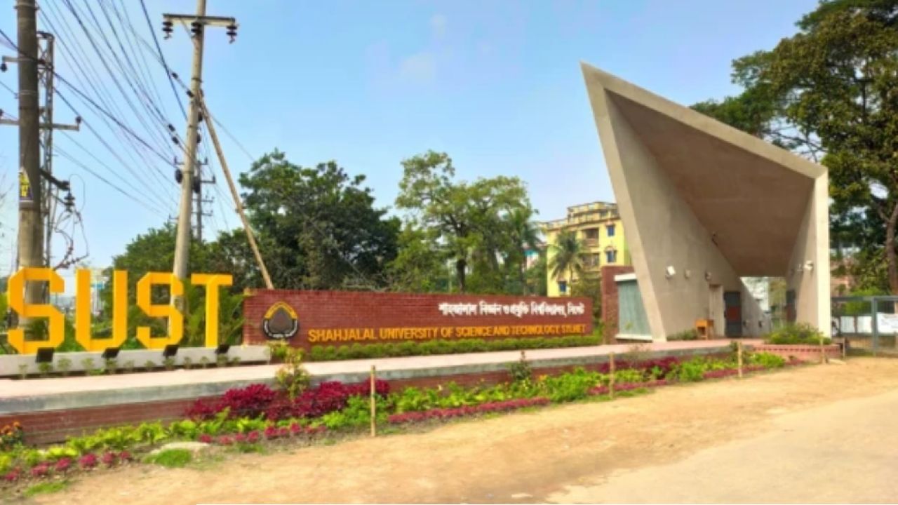 শাবিপ্রবিতে চেয়ারকে ‘মেয়ে’ সাজিয়ে নবীনকে দিয়ে ‘বিকৃত যৌন অভিনয়’