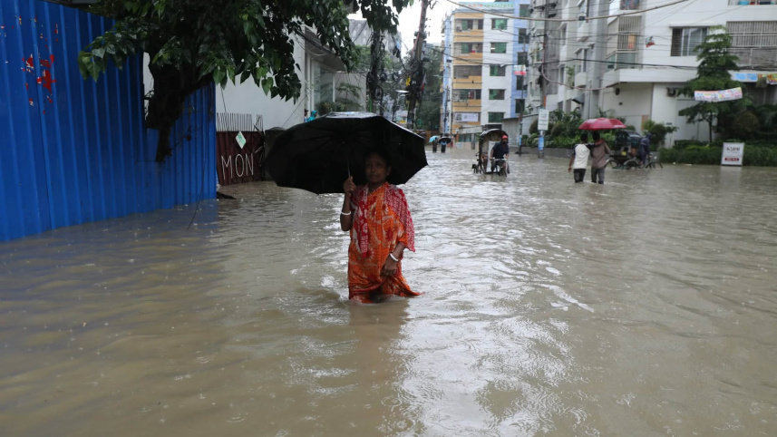 ভারী বৃষ্টি ও জোয়ারে ফের ডুবল চট্টগ্রাম, চরম দুর্ভোগ