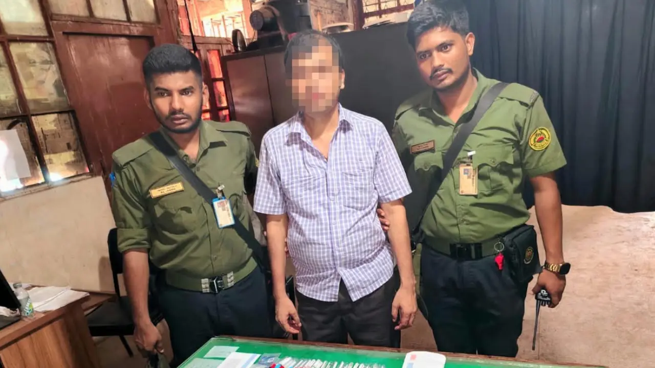 ঢামেকে ৫০ ব্লাড টিউবসহ দালাল আটক