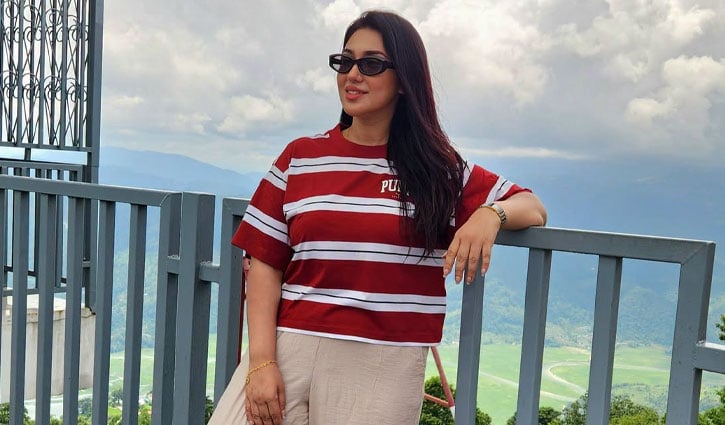 নেপালের বন্যায় বিপর্যস্ত জনজীবন, নিরাপদে আছেন অপু বিশ্বাস