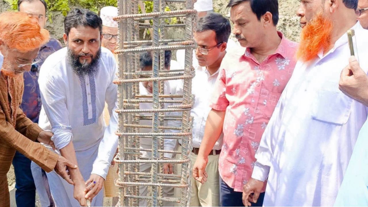 সুন্দরগঞ্জে মাদ্রাসার নতুন চারতলা ভবনের ভিত্তিপ্রস্তর স্থাপন