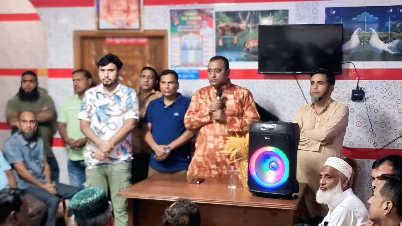 গয়েশ্বর ও সালাউদ্দিন বাবুর সাভারে মণ্ডপ পরিদর্শন: লায়ন খোরশেদ আলমের প্রস্তুতি সভা।