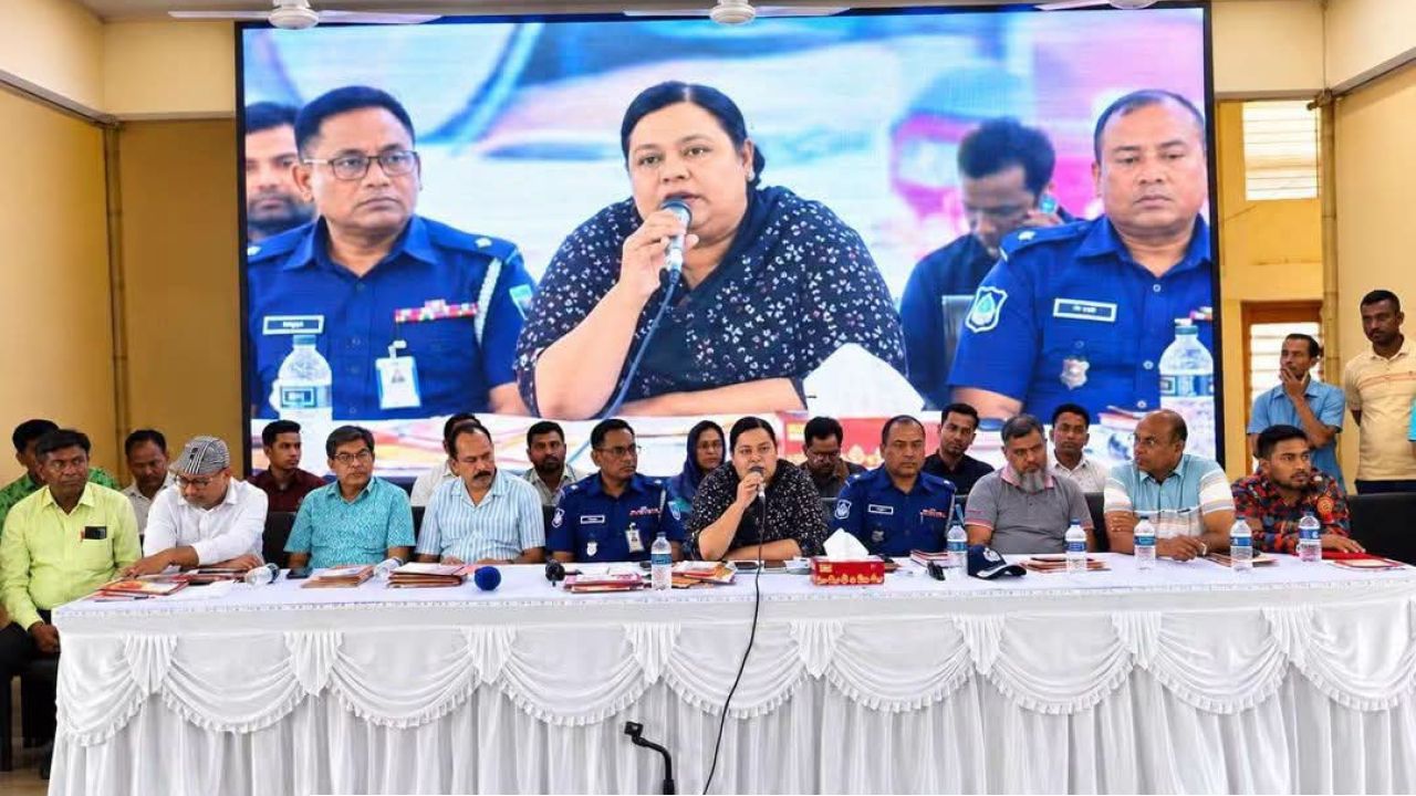 গোবিন্দগঞ্জে দুর্গাপূজা উপলক্ষে আইন-শৃঙ্খলা বিষয়ক মতবিনিময় সভা অনুষ্ঠিত 