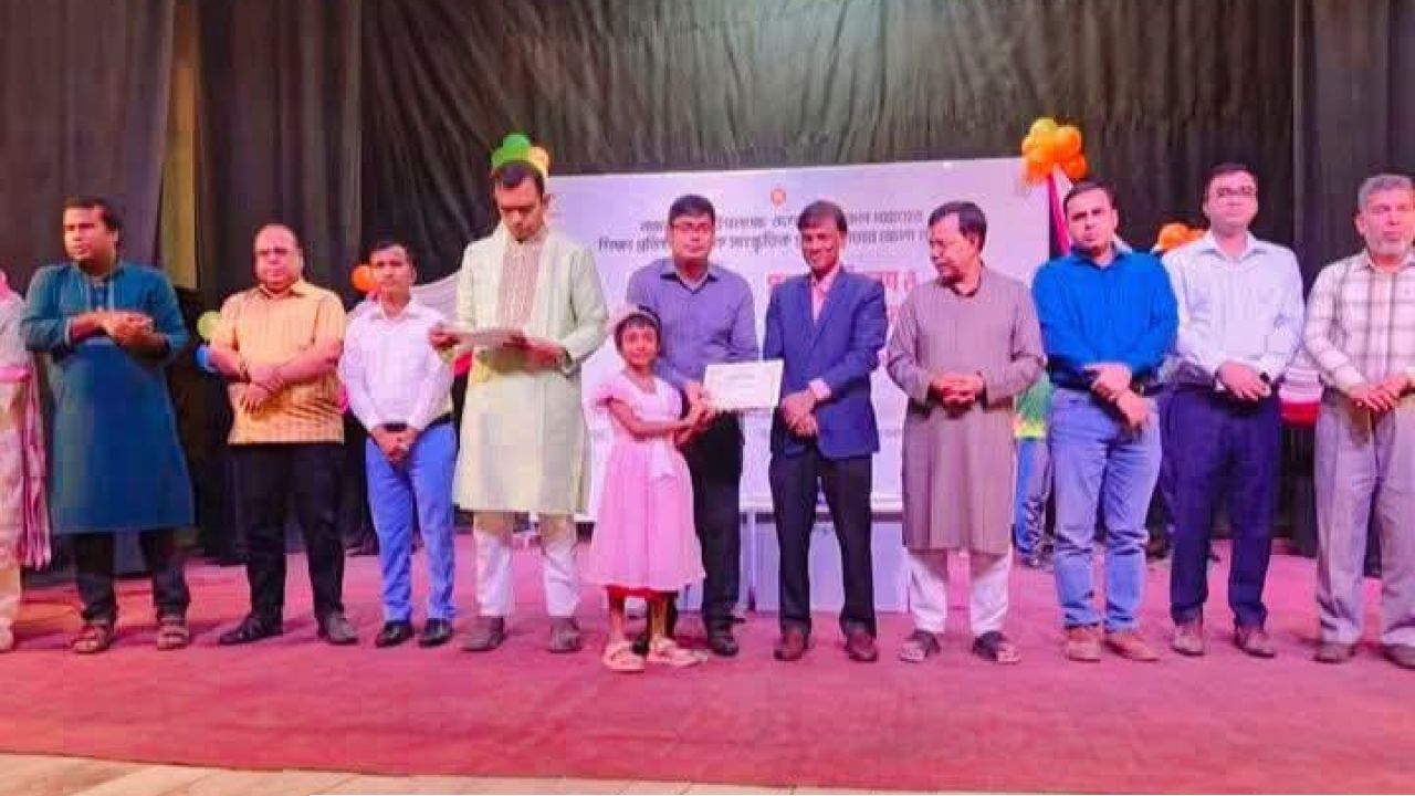 গাইবান্ধায় নজরুল বর্ষ উপলক্ষে সাংস্কৃতিক প্রতিযোগিতার পুরস্কার বিতরণ